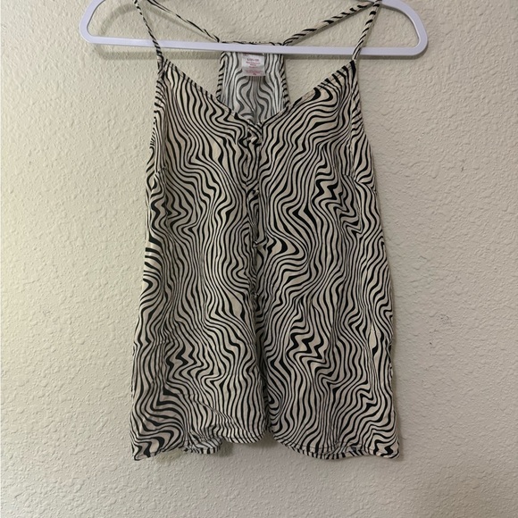 Cute Top - Picture 3 of 5